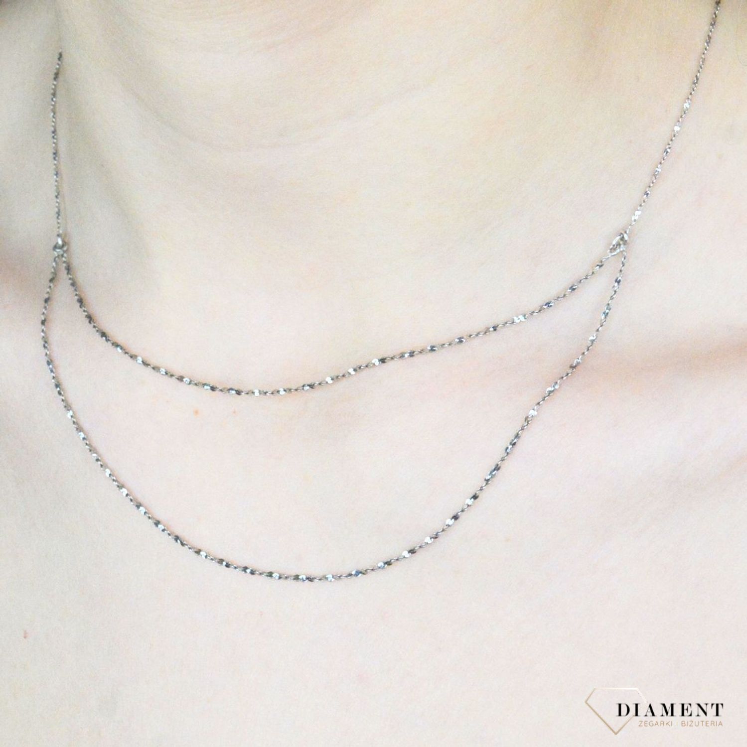 Srebrny podwójny naszyjnik damski N 678. Idealny pomysł na prezent. Biżuteria dostępna w naszym sklepie to połączenie klasy, stylu oraz elegancji. Delikatny naszyjnik..jpg